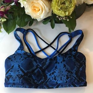 Lululemon Free to Be (wild) sports bra